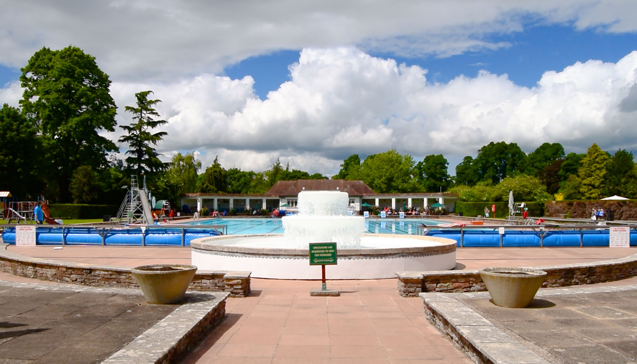 View of the fountain and pool at Sandford Parks Lido